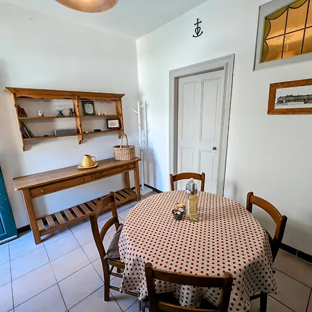 La Casa Luna, Paisibles Lunel (Herault)