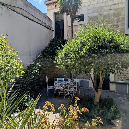 La Casa Luna, Paisibles 3*