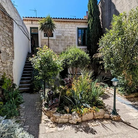 La Casa Luna, Paisibles Hotel