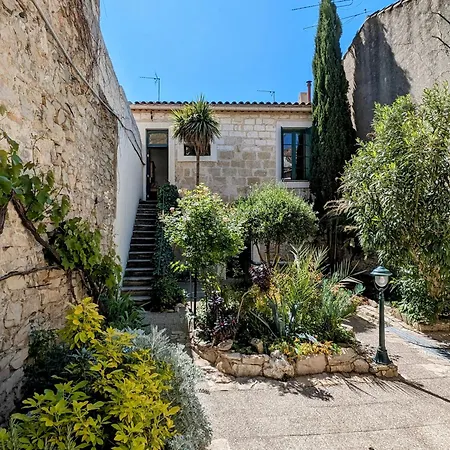 La Casa Luna, Paisibles Hotel 3*